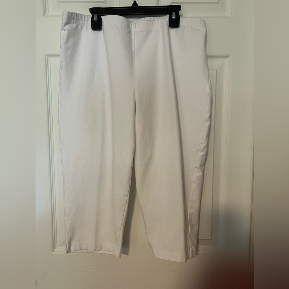 2Pair White Knit Capris